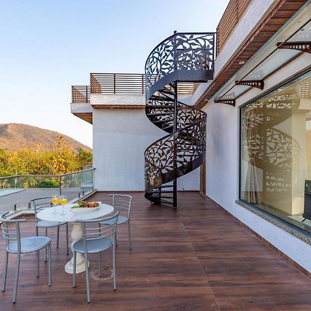 Stayvista'S Bella Dream - Mountain-View With Outdoor Pool, Lawn Featuring A Gazebo & Indoor Games Udaipur Esterno foto