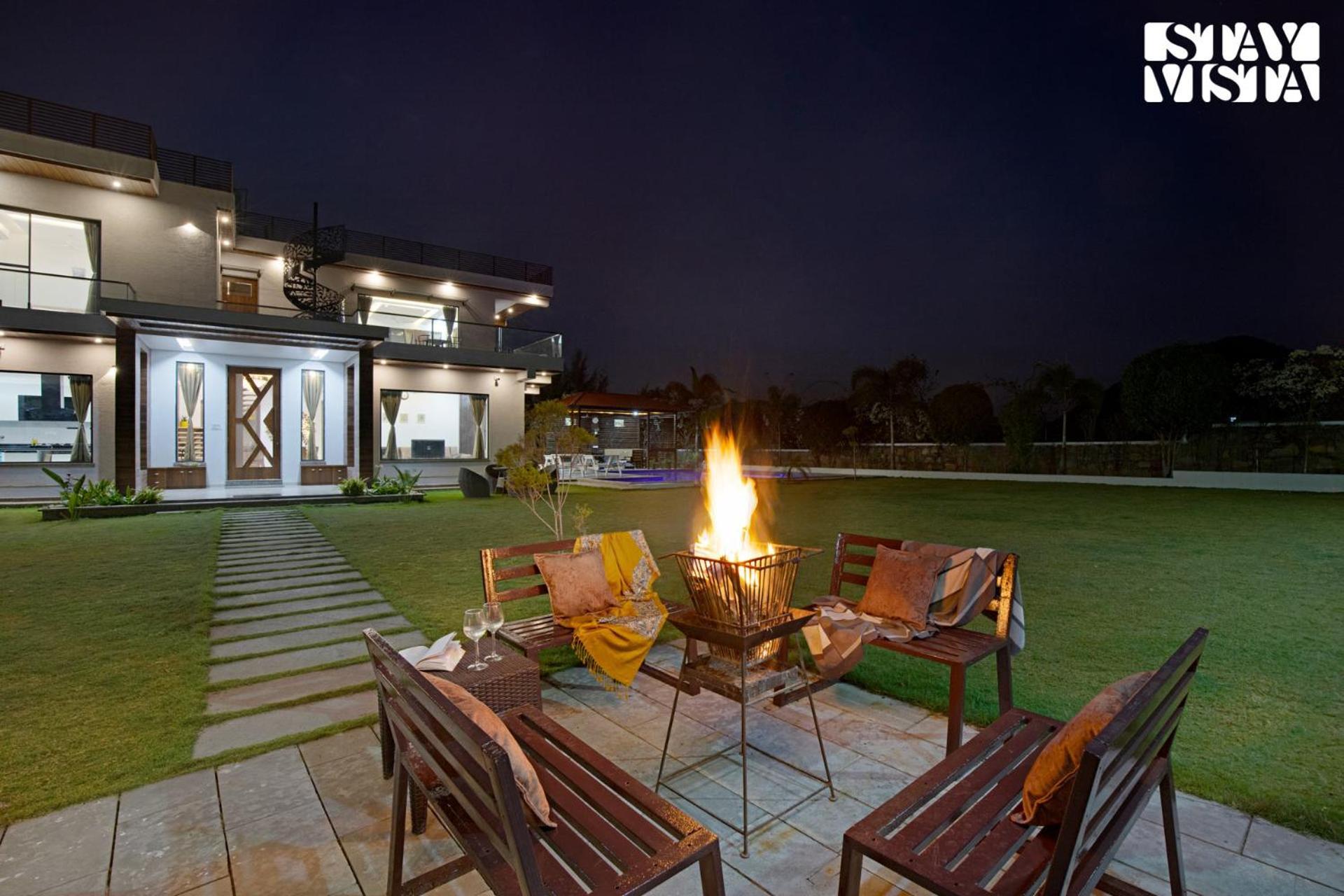 Stayvista'S Bella Dream - Mountain-View With Outdoor Pool, Lawn Featuring A Gazebo & Indoor Games Udaipur Esterno foto